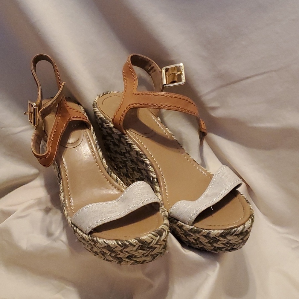 Vince Camuto Wedges SZ 10
